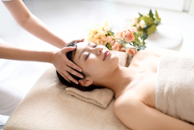 【名古屋・伏見】ヘッドスパで“脳疲労”をほどく。眼精疲労・睡眠の質が気になる方へ